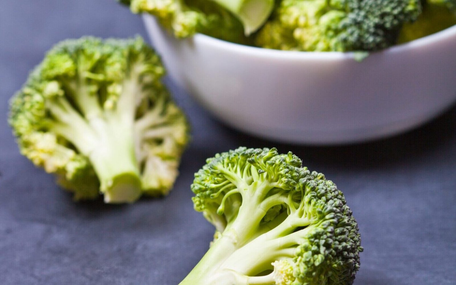 Fresh broccoli, one of the natural sources of DIM for hormone balance